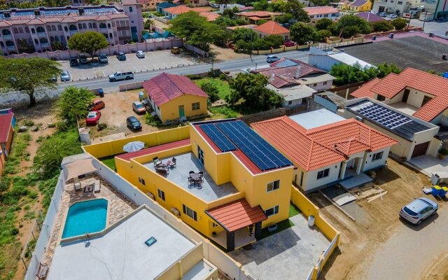 Cheerful Caribbean Villa w Private Pool 3BR