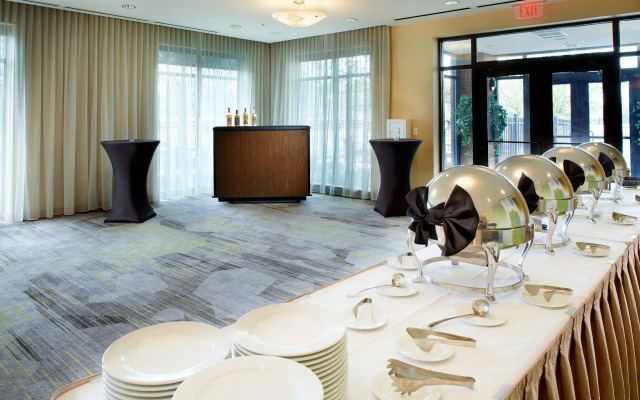 Courtyard by Marriott Hamilton