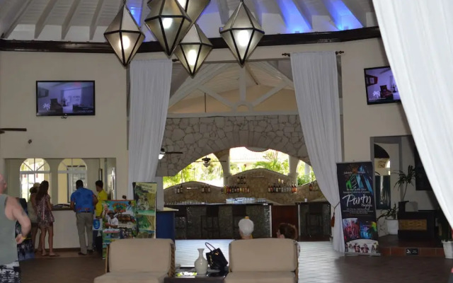 Lifestyle Kosher Tropical Suites