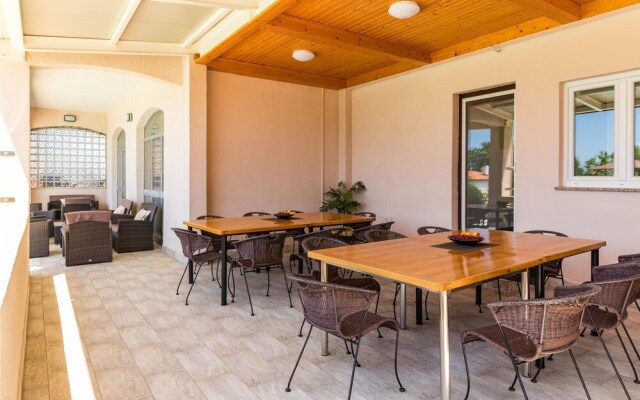 Stunning Home in Pula With Wifi and 6 Bedrooms