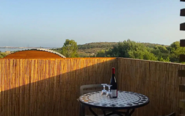 Tipi Lounge and breakfast