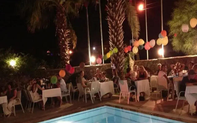 Tropic Marina