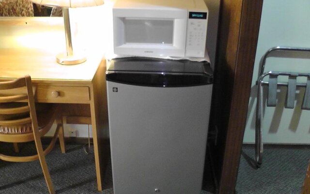 Motel 95 and Campground