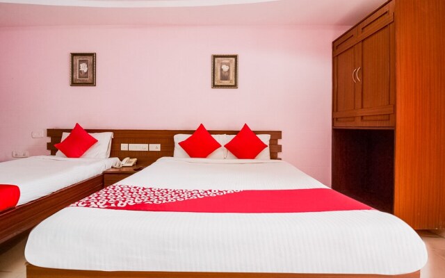 OYO 737 Hotel Manny'S Palace