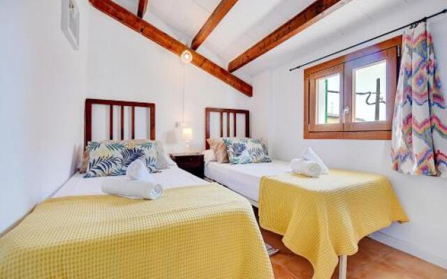 Pilar House