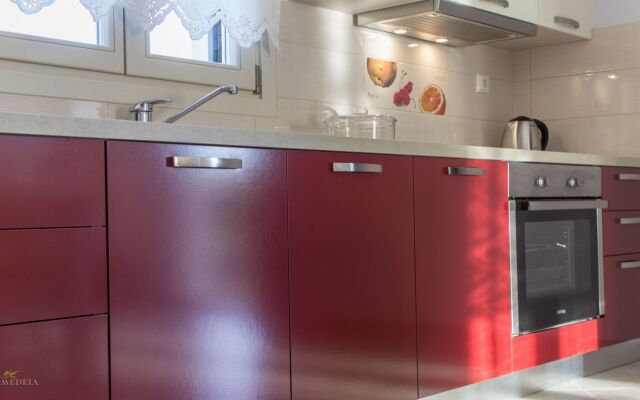 Iphimedeia Apartments & Suites