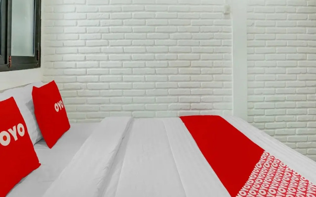 Super OYO 90828 Ara Guest House