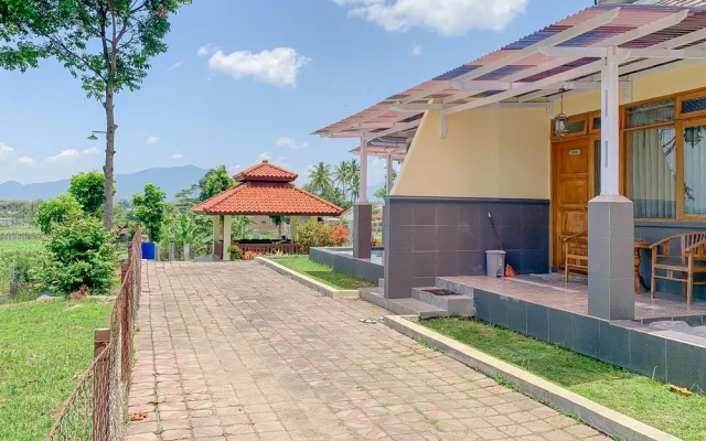 RedDoorz Syariah @ Kadungora Garut
