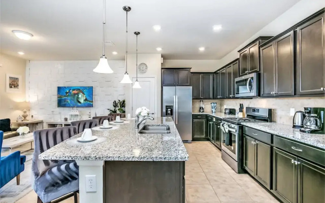5 Bdrm 5 Bathrm Home at Solterra