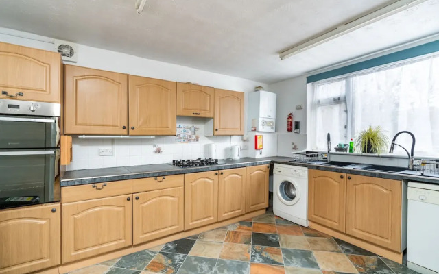 College Street Abode - Guest House