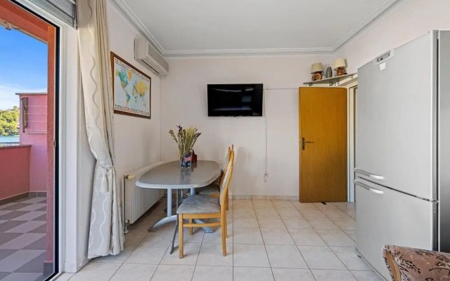 Nice Apartment in Sibenik With Wifi and 1 Bedrooms
