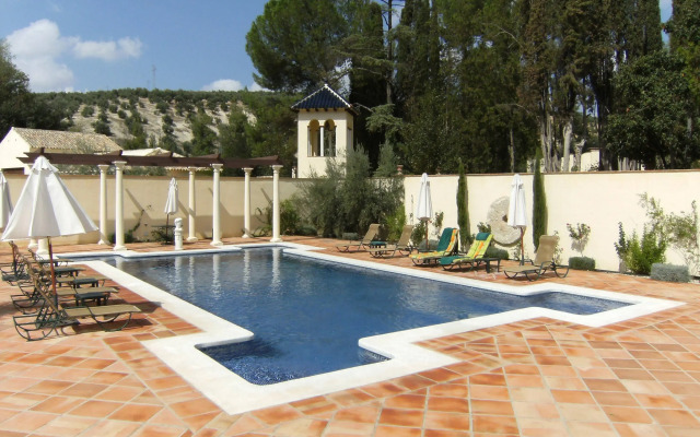 Hotel El Cortijo la prensa