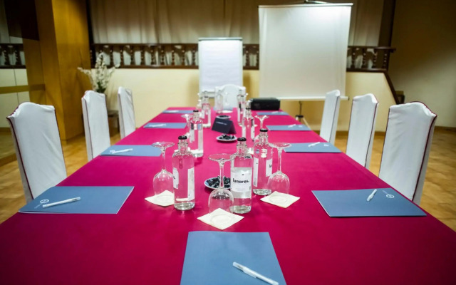 Hotel Zaragoza Royal