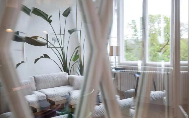 2200SQFT Luxury Apartment in City Center