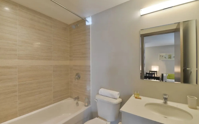 Lisgar Street Apartments by CorporateStays