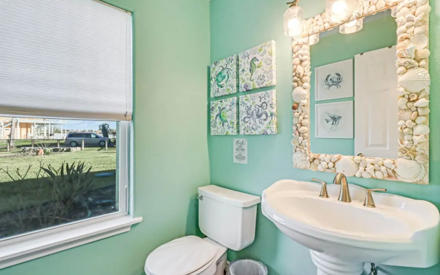 Baydream 4 Bedroom Home by RedAwning