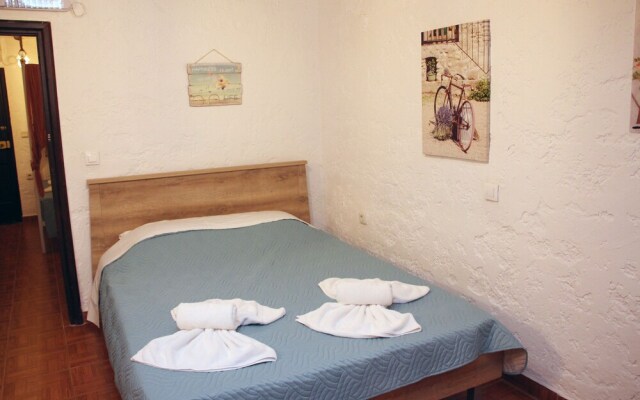 Omega Mare Deluxe Apartments