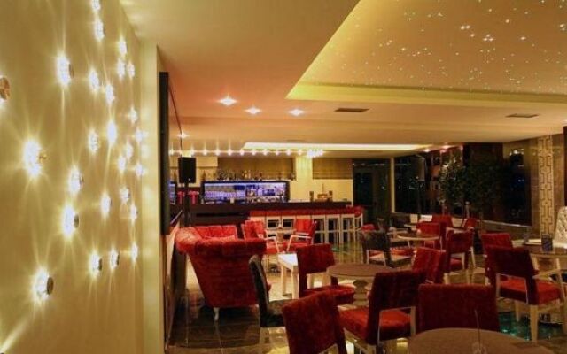 Samarina Resort