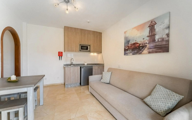 Klayman Olivina Aparthotel