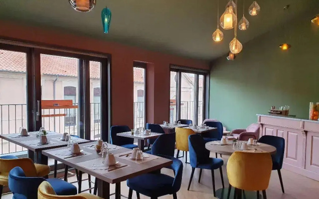 Grand Hôtel Dauphiné Toulon, Boutique Hôtel & Suites