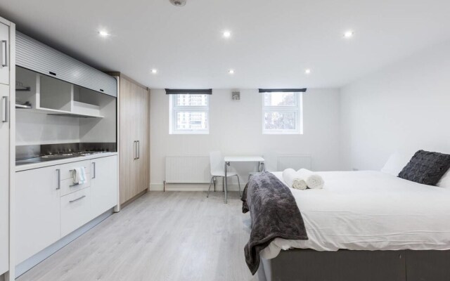 Clean Studio Flat - Camberwell! 2c