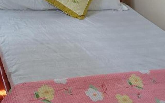 Peaceful Homestay Ha Long