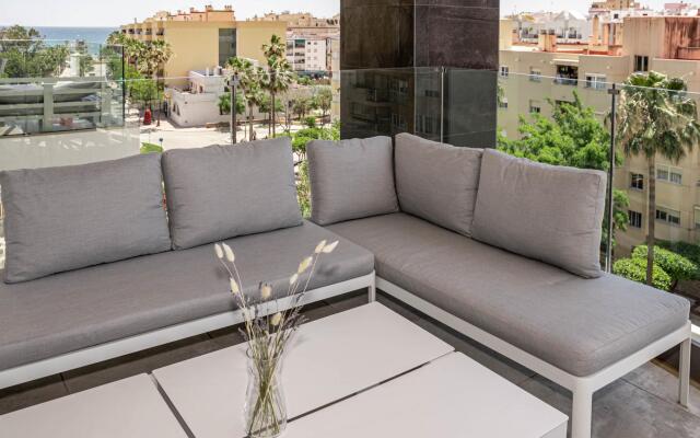 INF4.5P- modern 3 bed city apartment next to beach