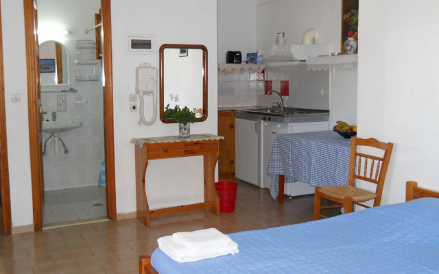 Yvonni Studios