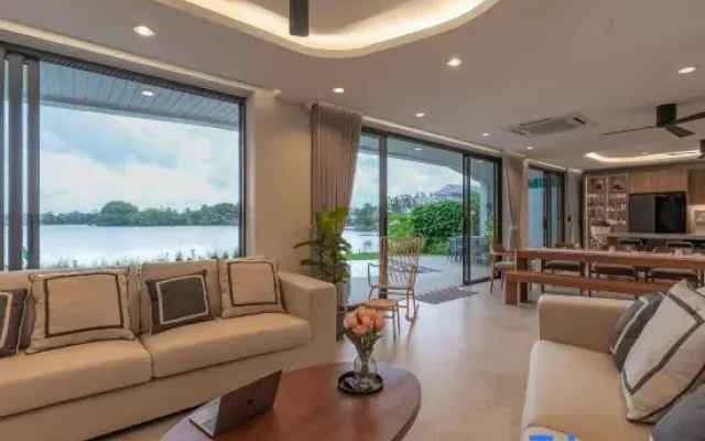 Lakeside 5-BR New Pool Villa in Gated Community
