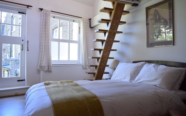 2 Bedroom Loft Style House In Central Islington