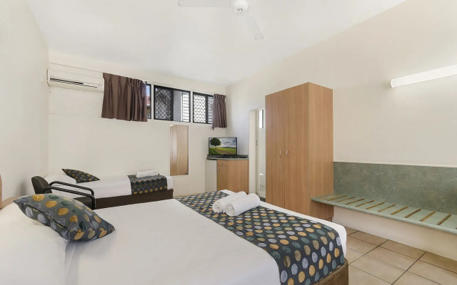 Beach House Motel
