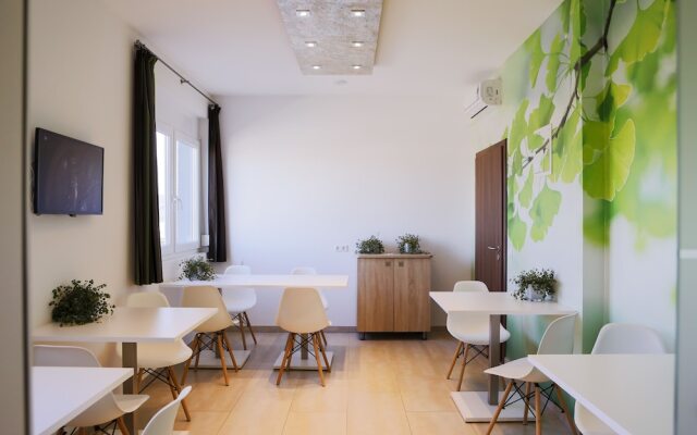 Hotel Maxis
