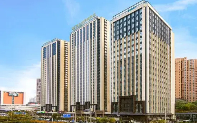 Vienna International Hotel (Jinan Olympic Sports Center Longao Building Branch)