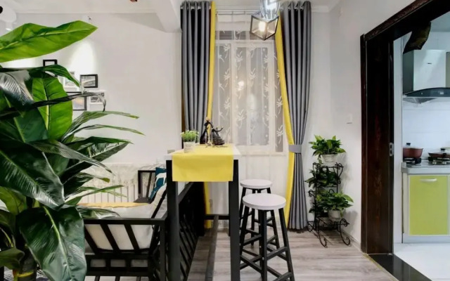 Galaxy King Bed Movie Near Goose Pagoda