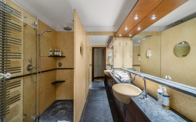 Numa Milan Camperio