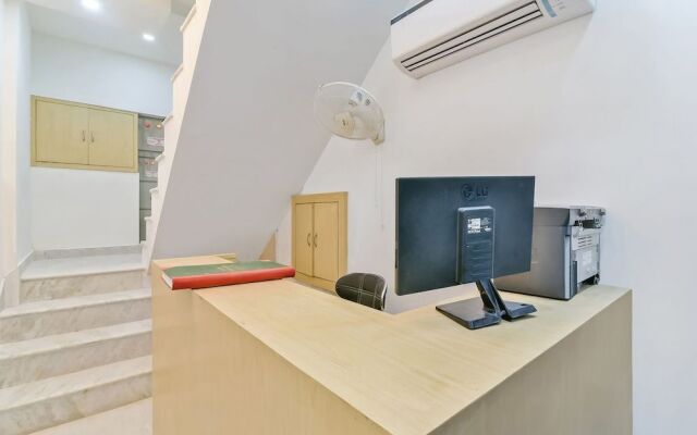 Vaccinated Staff- OYO 28237 Hotel Bramhaputra