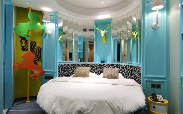 Peninsula City Hotel