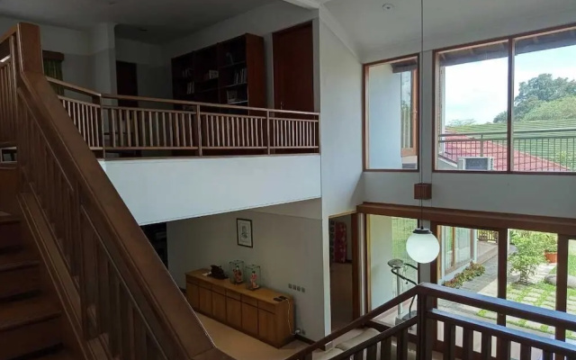 Villa Oma Elly – Balcony – Bandung