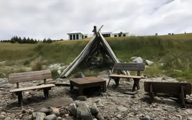 Saltwater - Absolute Oceanfront, Hot Tubs, Sauna, Fire Pits