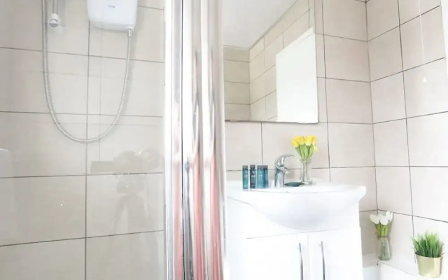 Tudors eSuites Three Bedroom House