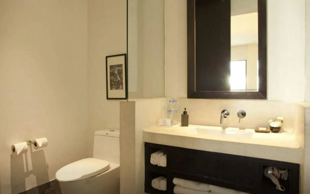 H Hotel Cambodia