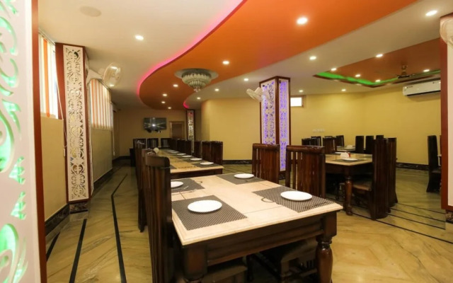 Hotel Sky Blue By OYO Rooms