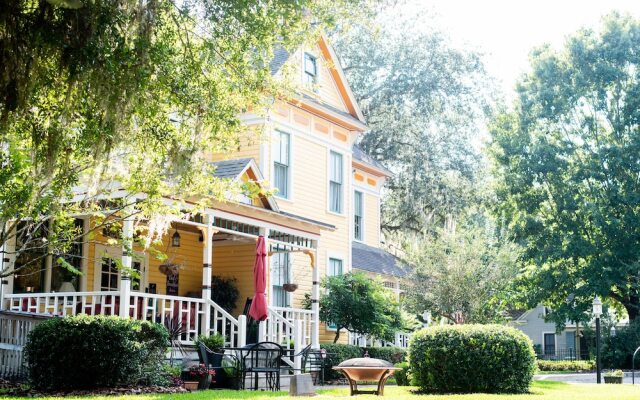 The Laurel Oak Inn Bed and Breakfast