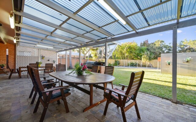 HomeHotel 4 Bedroom & Homeoffice with Nice Pool