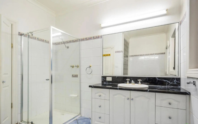 Wombat Cottage Albury – Kitchen – North Albury