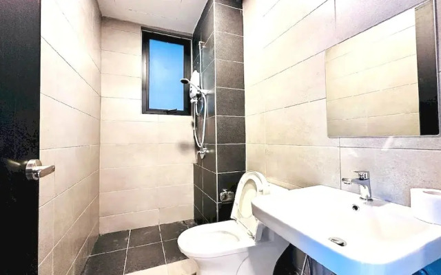 OYO Home 90948 Irishe Homestay Penang City Seaview