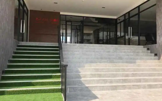 Baan Mae Suvarnabhumi Airport