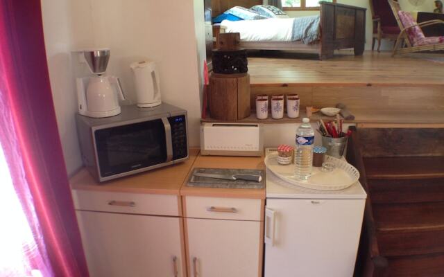 Les Maquinols Estate