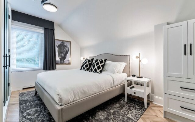 The Inn On Officers Garden