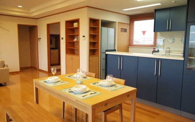 City 1500 SF 2BR condom 4F sea view